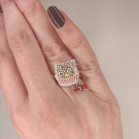 Sanrio Hello Kitty Cupcake Ring With Swarovski Crystals Size 5.5 - 6 - Picture 1 of 3